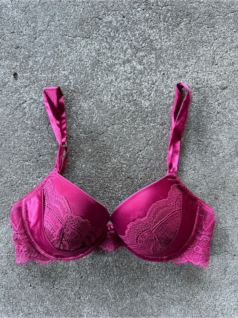 Very Victoria Silvstedt by Marie Meili Red Lace Satin Push Up Bra